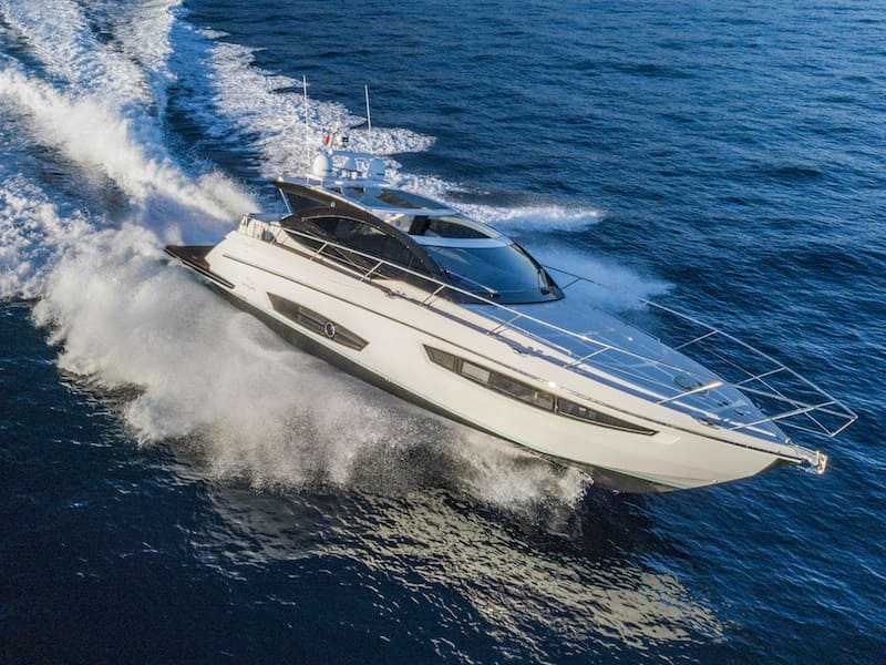 Rio Yachts Sport Coupe 56 en navigation Rio Yachts Sport Coupe 56 en navigation