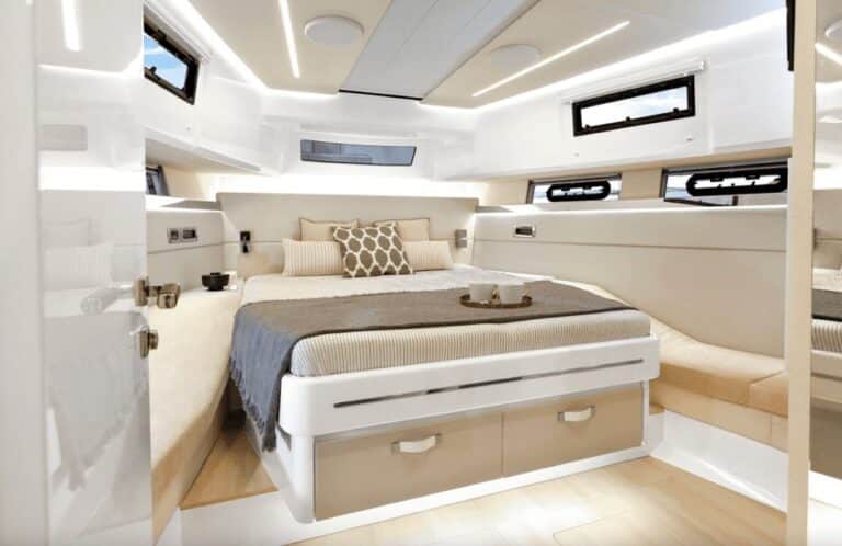 i-yacht-intérieurs