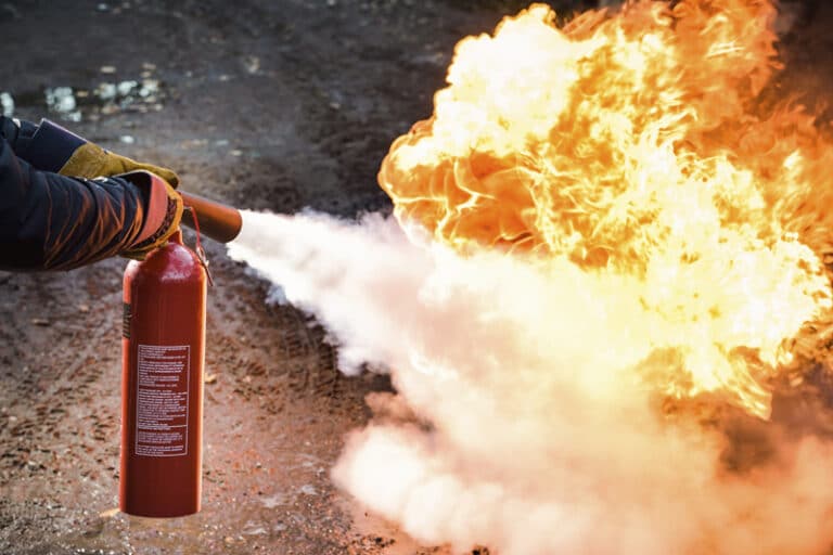 extincteur incendie à bord