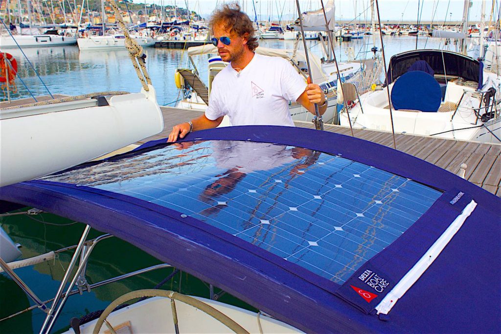panneaux solaires en bateau