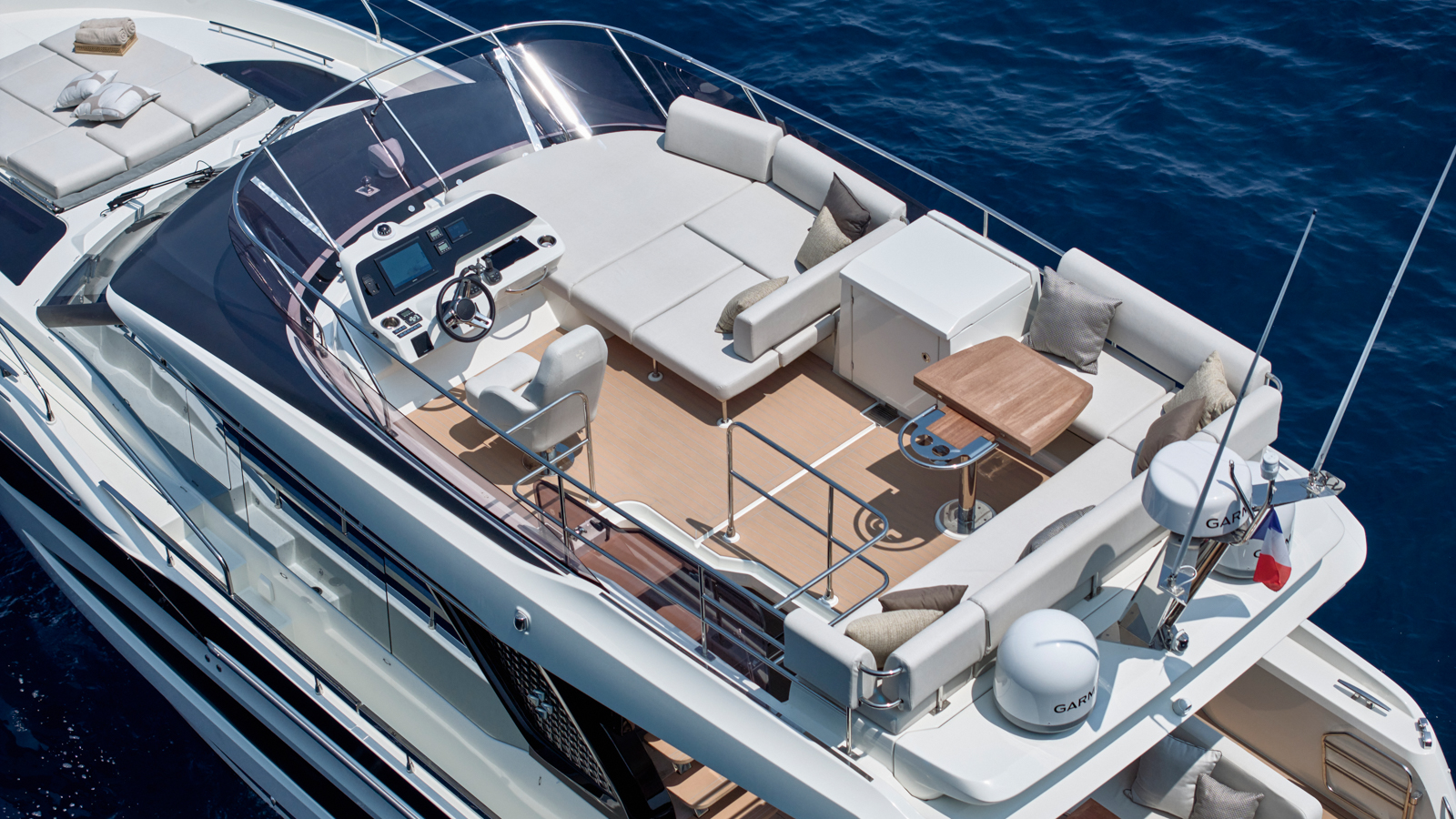 Prestige Yachts F4