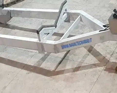 chariots tractés pour bateaux