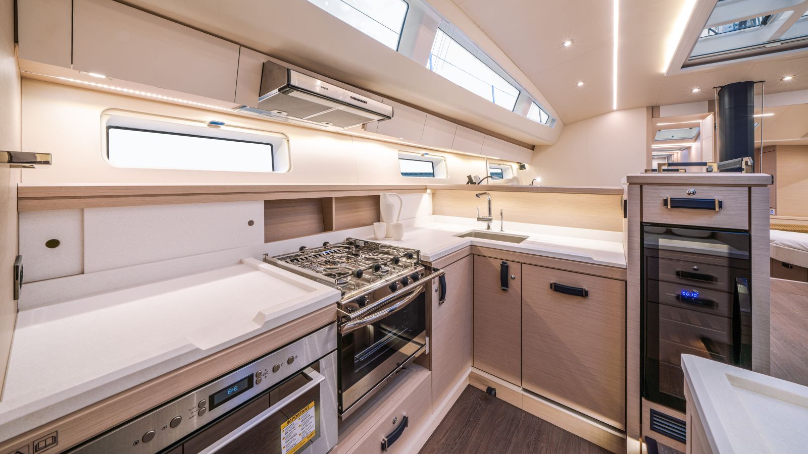 Jeanneau Yachts 65 cuisine