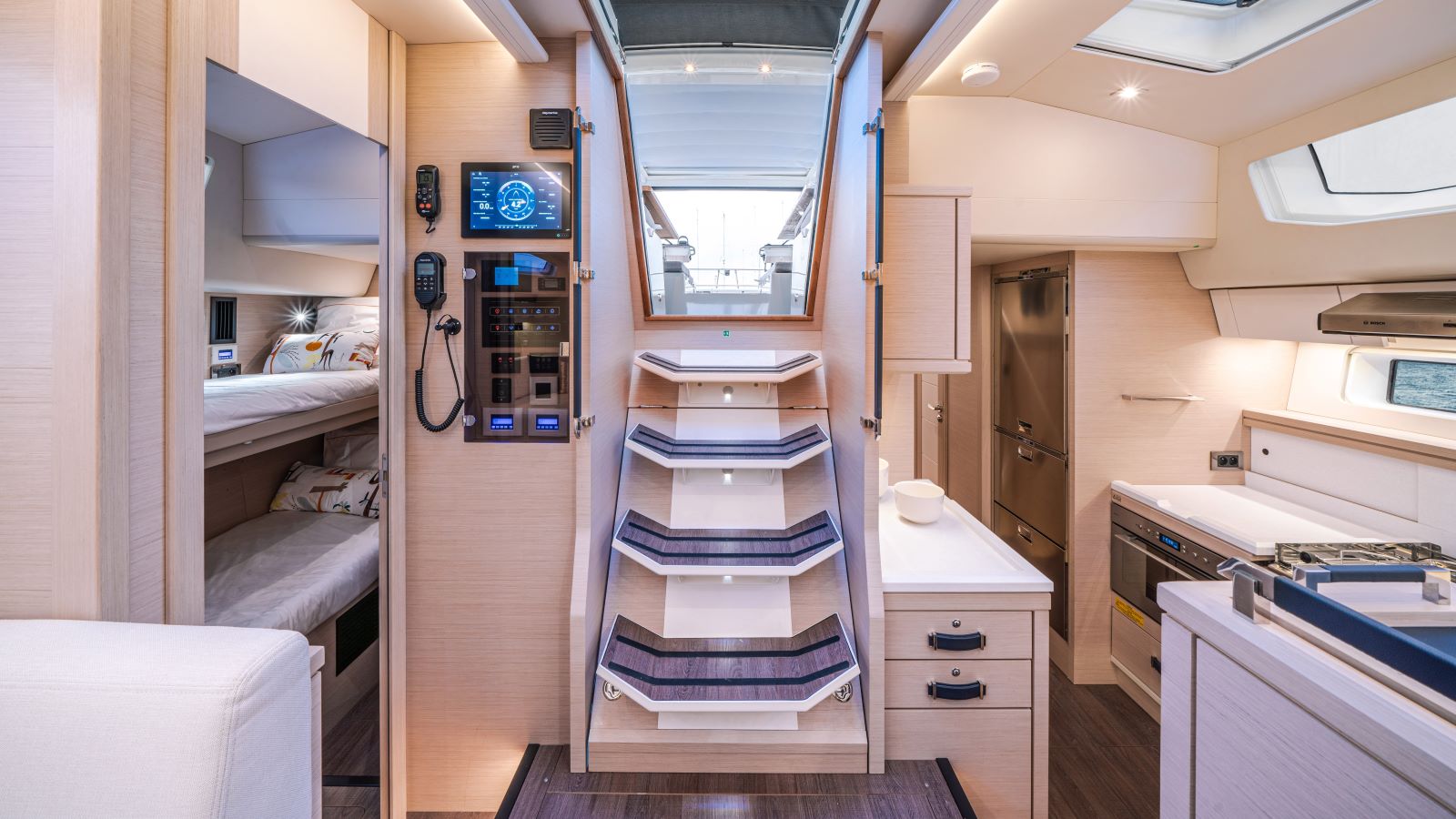 Jeanneau-Yachts-65-intérieur