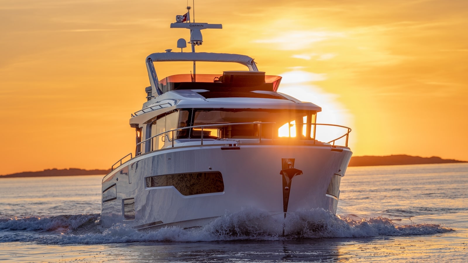 Nimbus 495 Flybridge coucher du soleil
