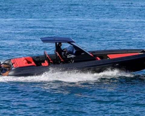TECHNOHULL 38 GRAND SPORT