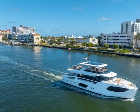 Absolute Yachts Navetta 70 photo