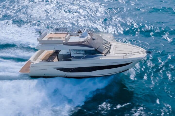 Prestige F 4.3 photo