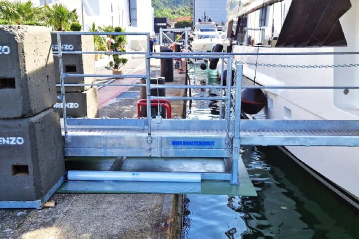 passerelles navaltecnosud-quai