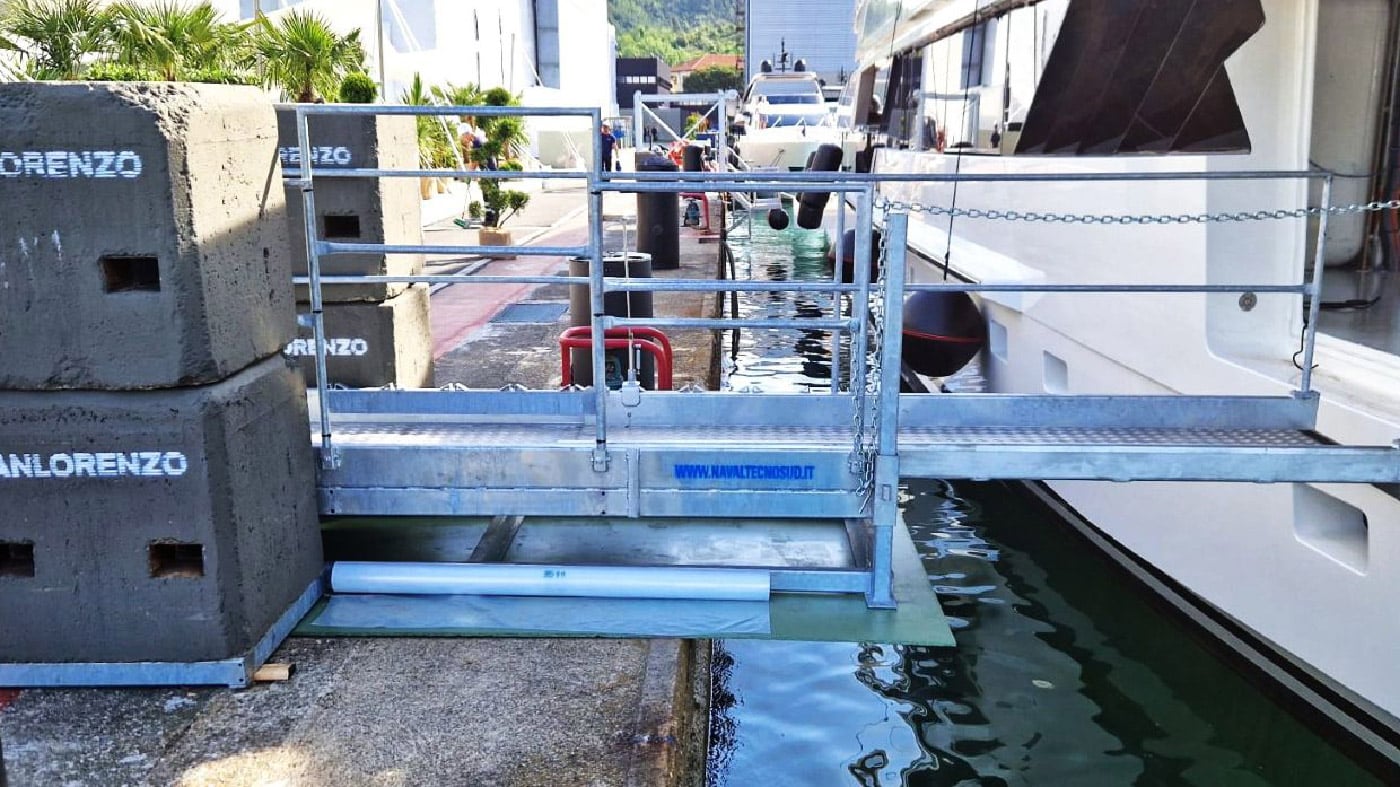 passerelles navaltecnosud-quai