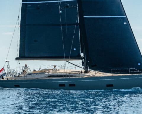 Grand-Soleil-Plus-65-Performance-fr