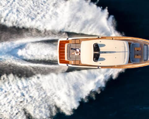 invictus-yacht-cannes-fr