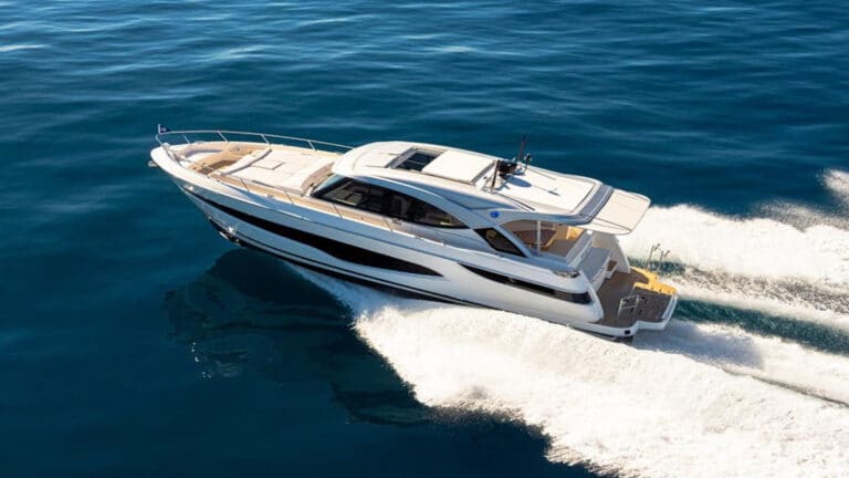 Riviera 4300 Sports Express photo