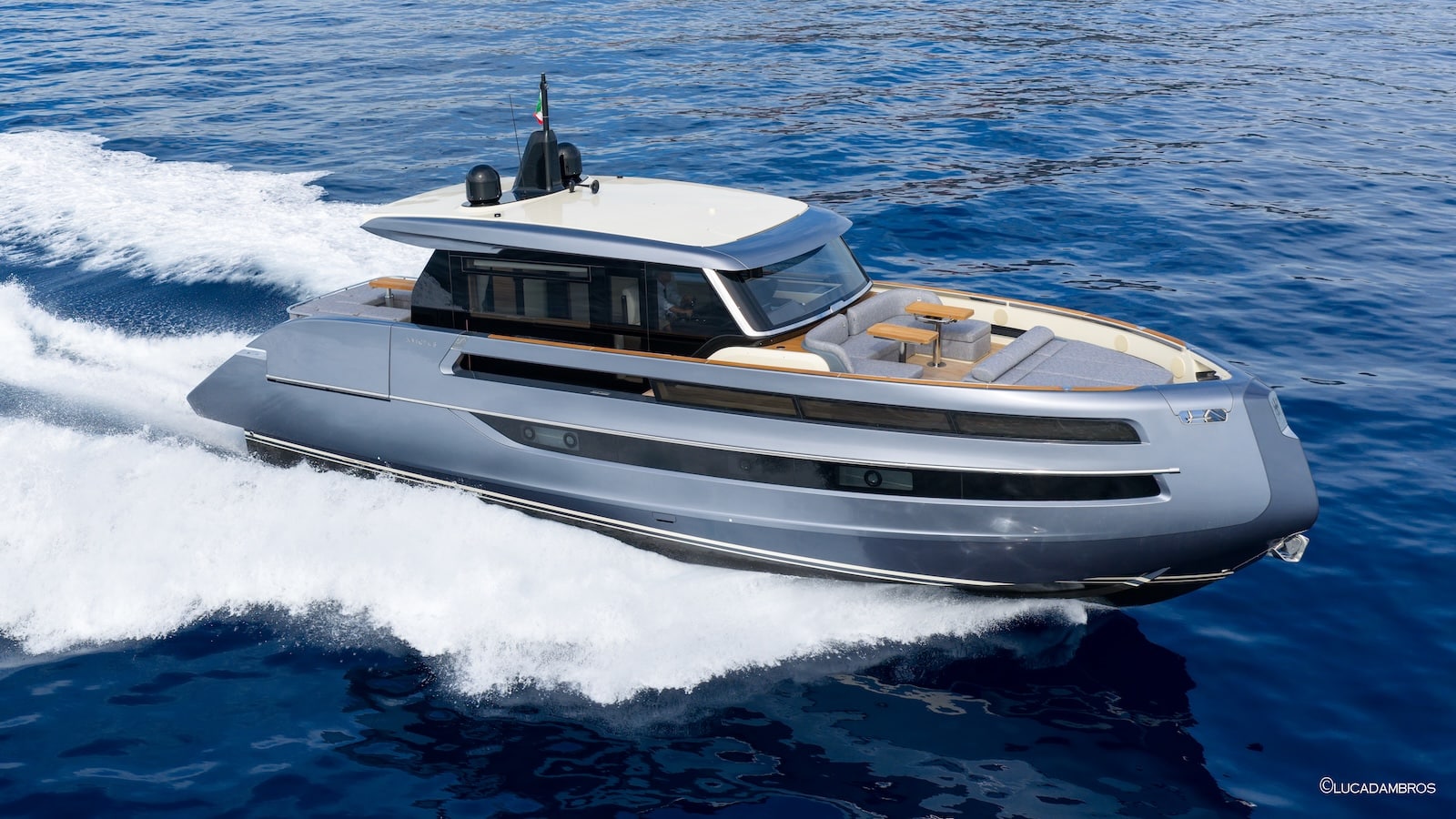 invictus ST550 photo