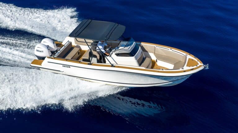 selva 920 center console photo