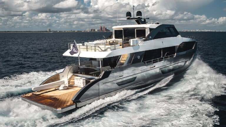 ocean-alexander-28E-photo