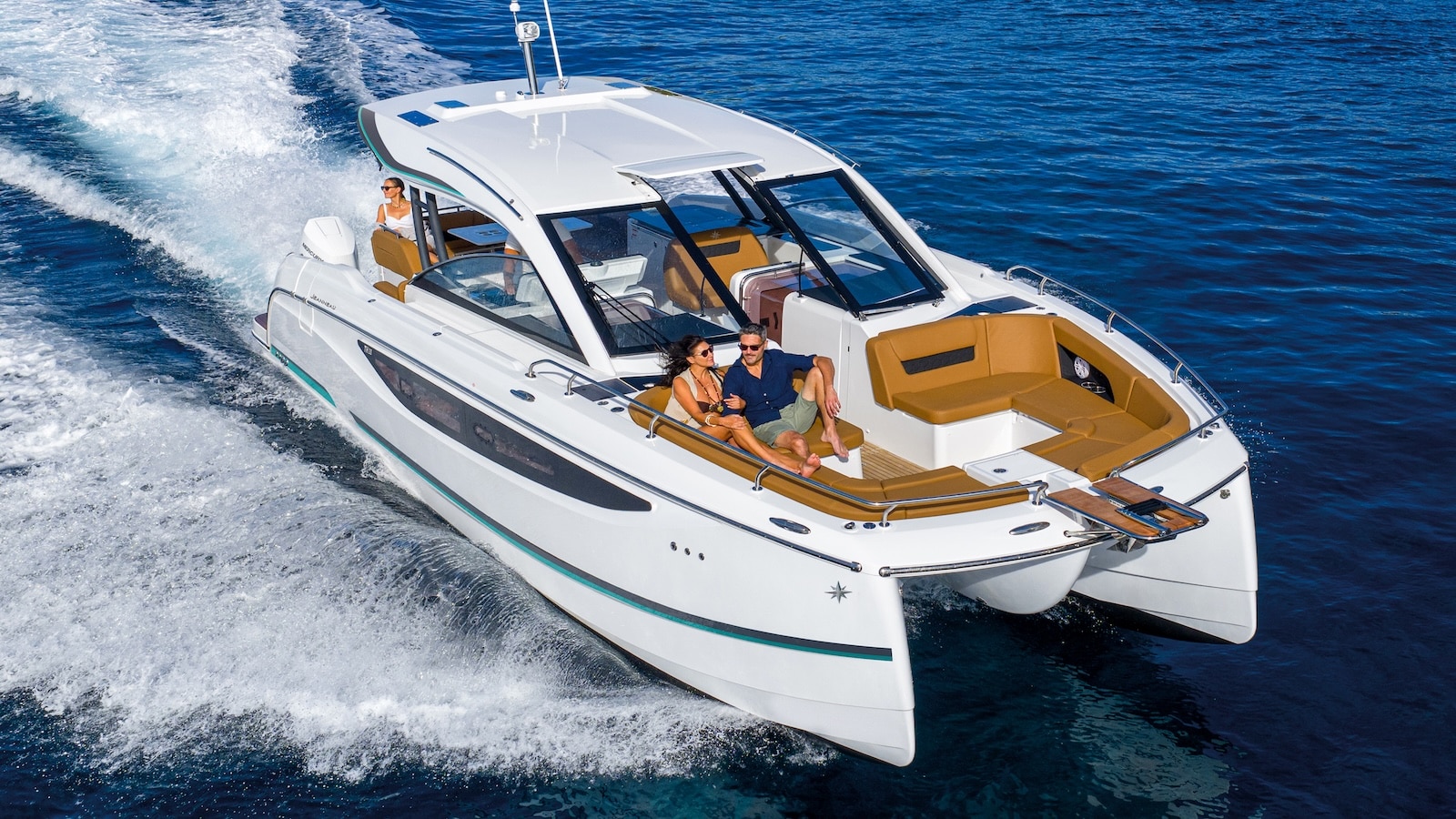 Jeanneau TH38 Cover photo