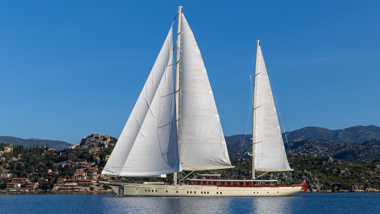 Ares Yachts : Simena achevé, 62 mètres de pure classe de voile