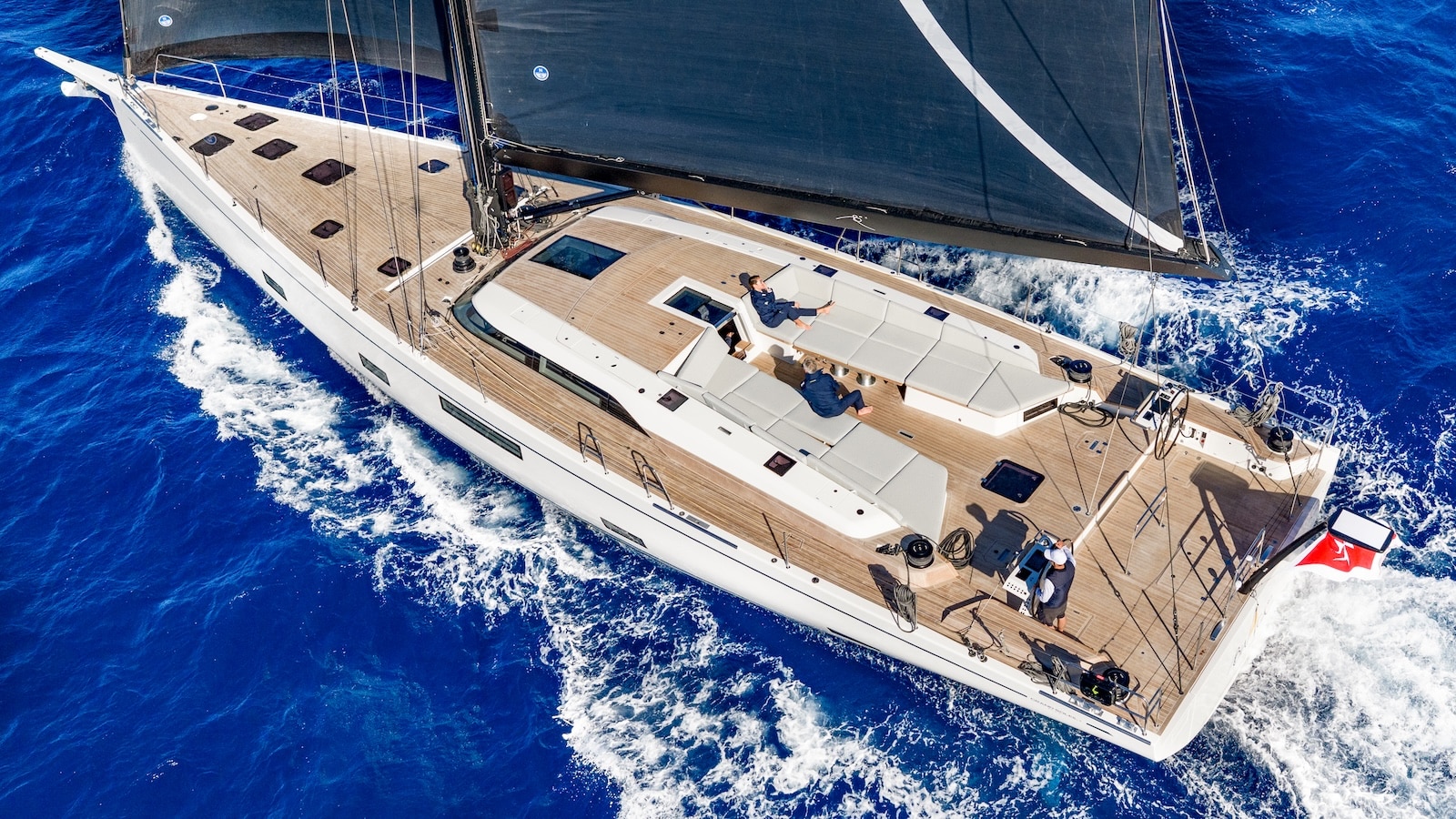 Grand Soleil Plus 80 sous voile