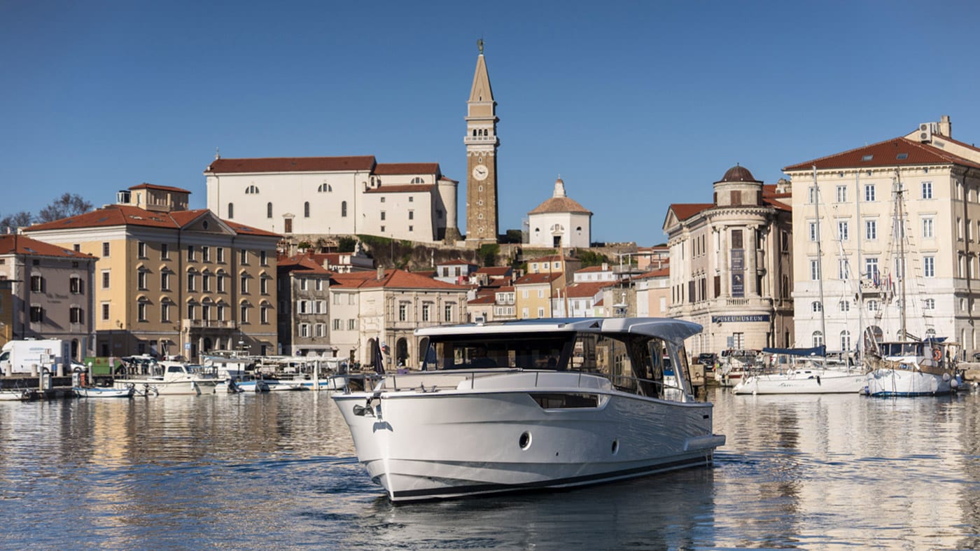 El Greenline 42 debuta en el agua en el Salón Náutico de Venecia 2026