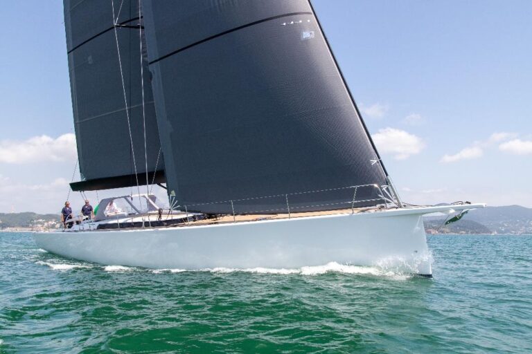 Ice Yachts 80