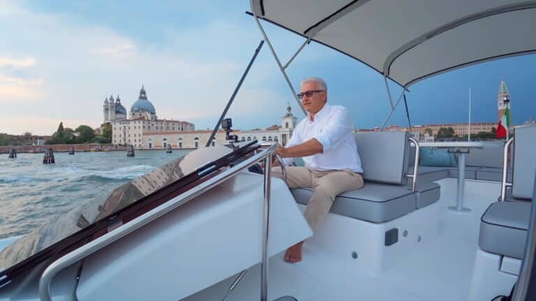 Delphia 11 Flylounge : essais en mer, vidéo et compte rendu complet d’un yacht révolutionnaire