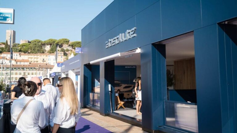Absolute Yachts à Gênes en 2026 : quatre yachts pour incarner une philosophie axée sur l’expérience de la mer