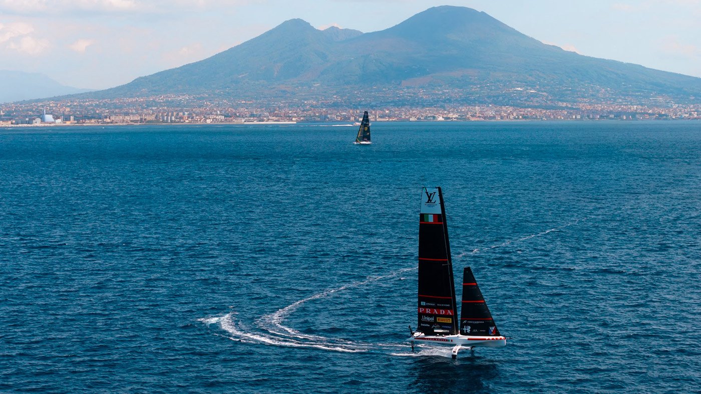AC40 à Nisida : vitesse et duels dans le golfe de Naples pour Luna Rossa et Nice Fiamme Gialle