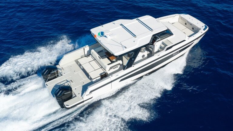 Essai en mer de l’Aquila 45 Sport : 1 200 chevaux et un confort surprenant